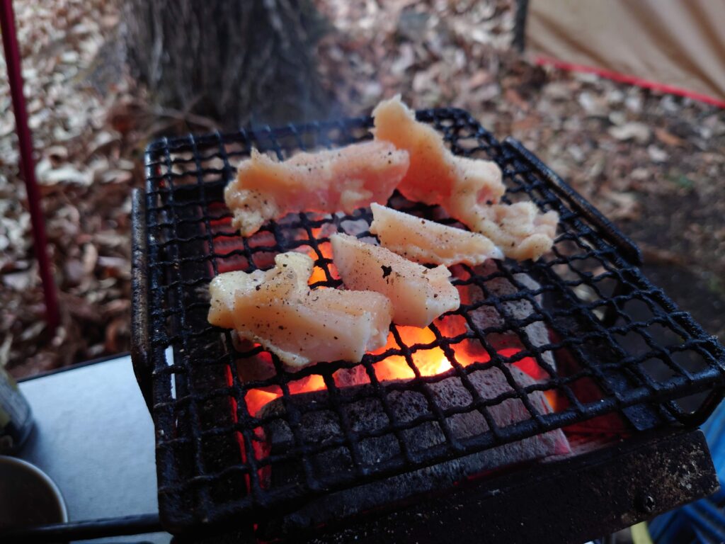 鶏のやげん軟骨の炭火焼き