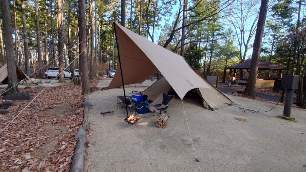 ヘーキサタープと焚火