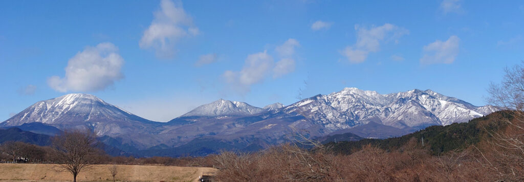 大谷川周辺からみた日光連山