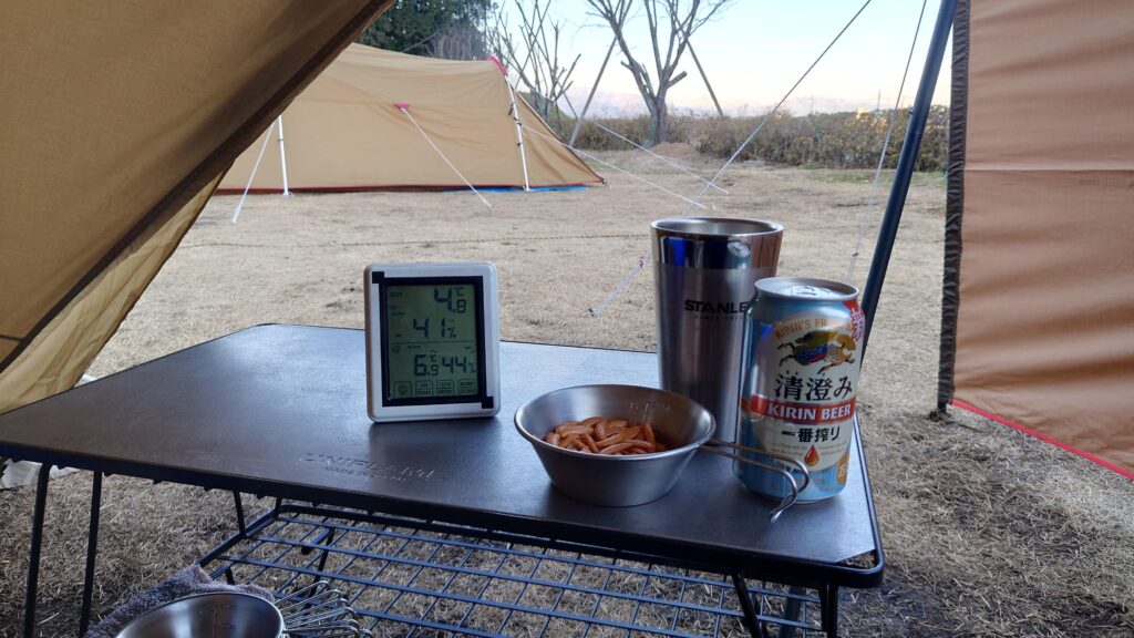 寒ビールで口開け、つまみは柿の種