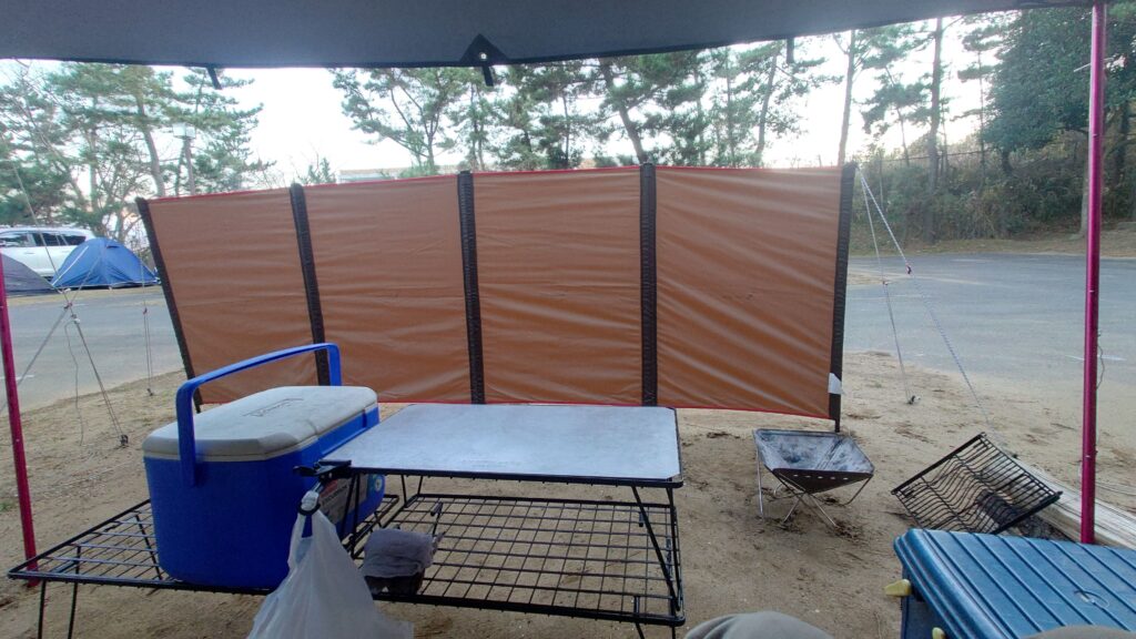 陣幕miniで仕切られたリビングエリア