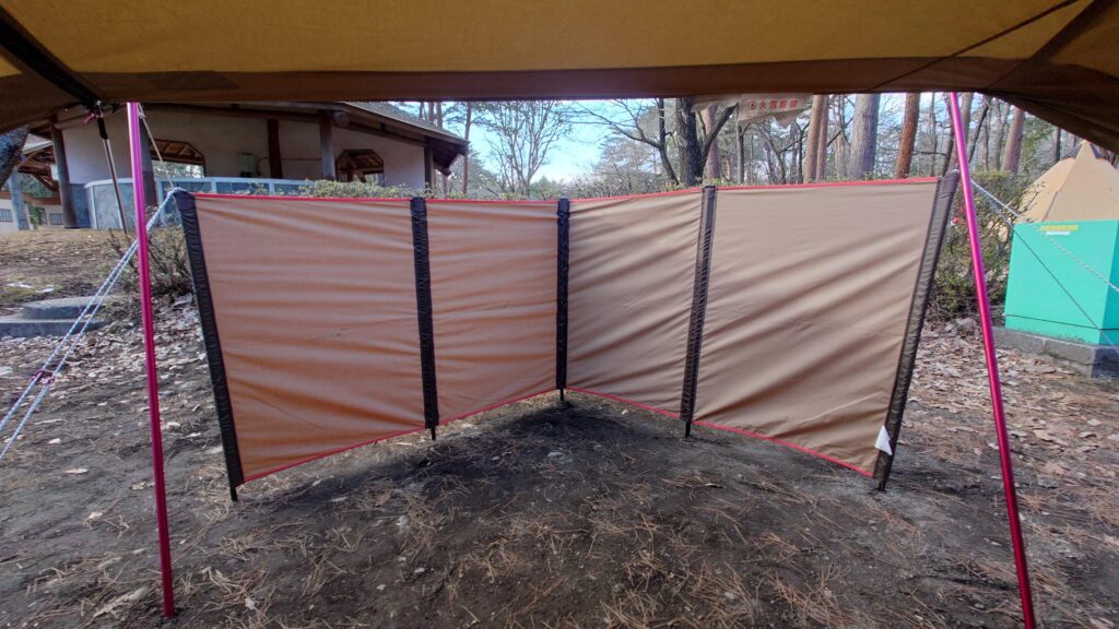 V字型に張った陣幕miniの内側