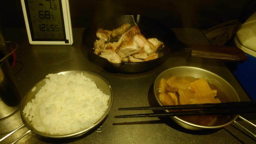 朝食のご飯と汁物