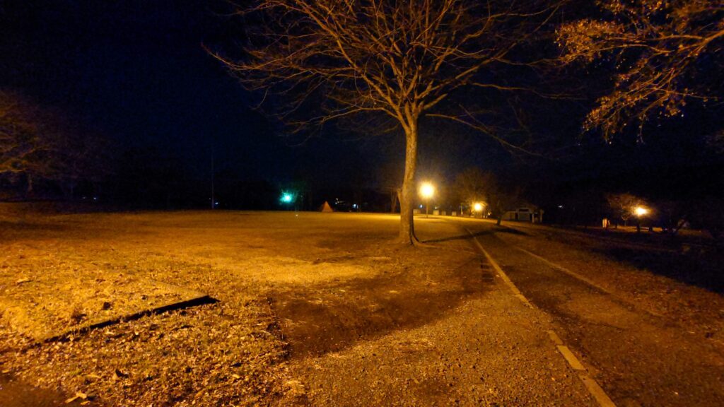 有民温泉やすらぎの湯キャンプ場の夜
