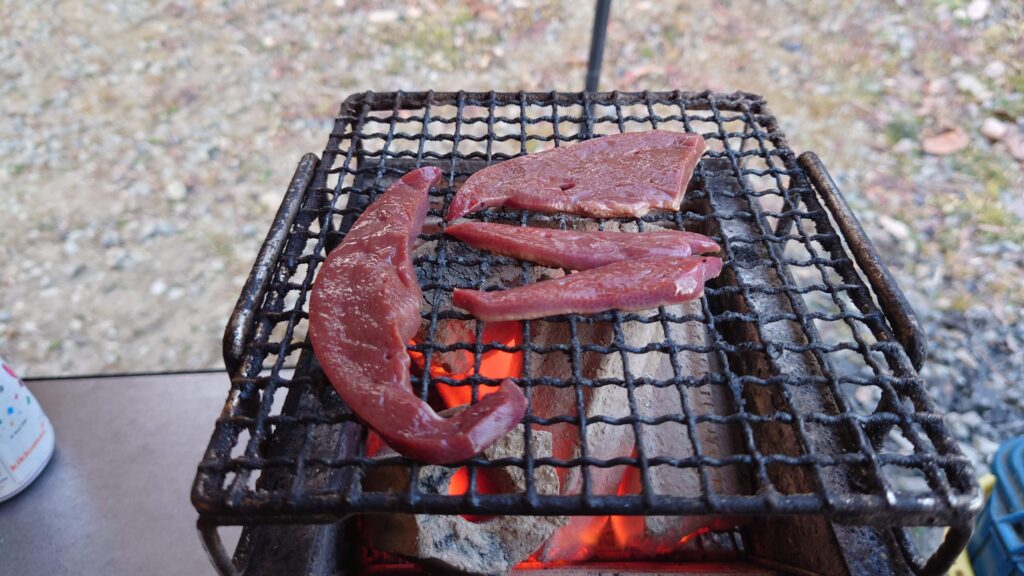 豚レバーの炭火焼き