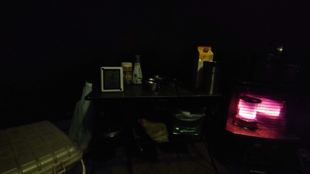 テント内の風景