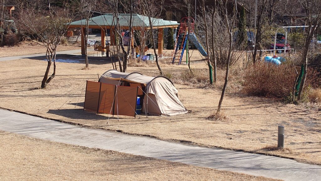 ソロカマTCと陣幕mini遠景