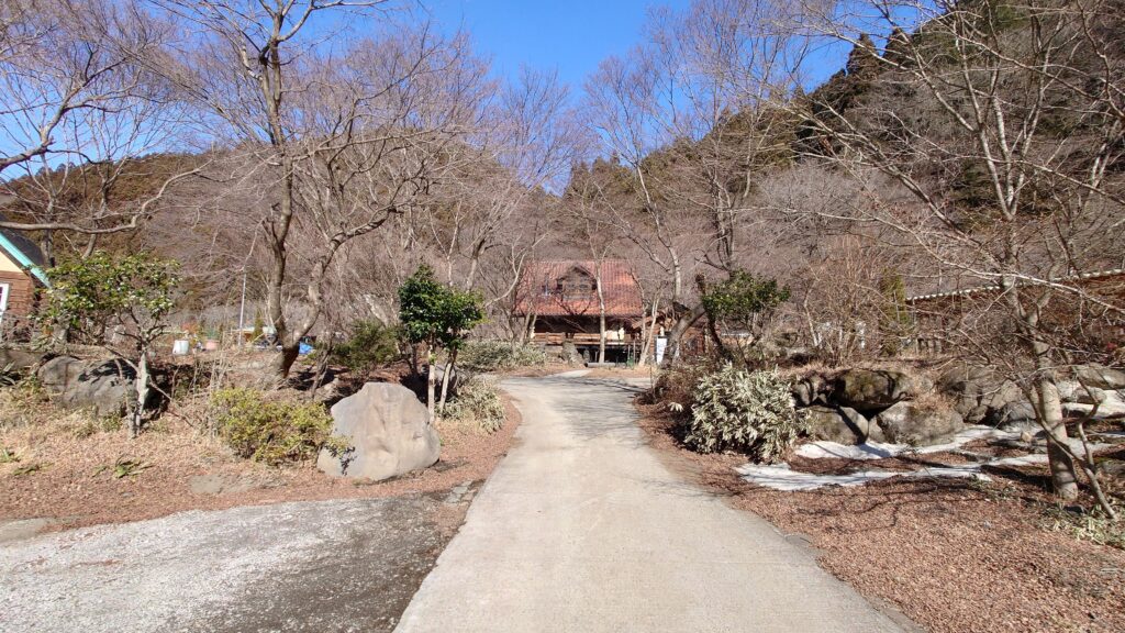 赤城遊園の奥の建物