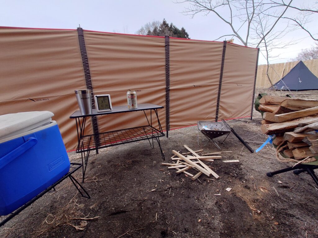 陣幕miniの内側のリビングエリア