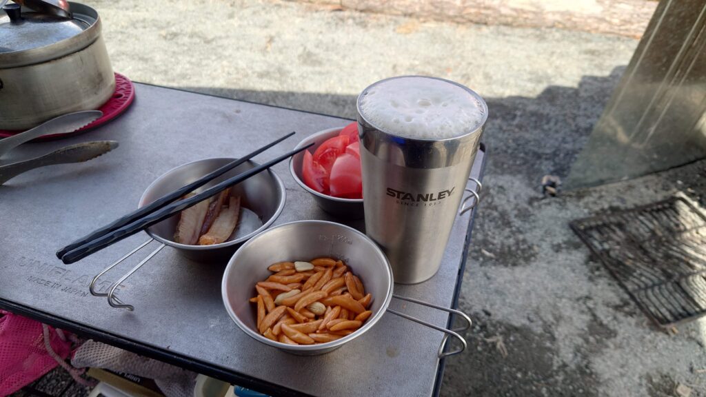 ビールとトマトと柿の種