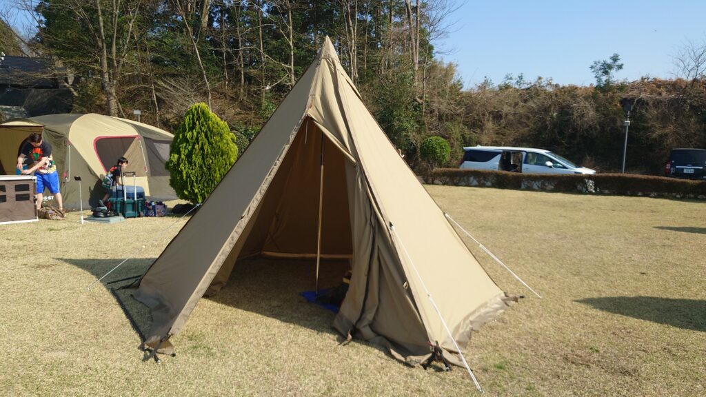 まほろばキャンプ場テントサイトタッソTC六角形