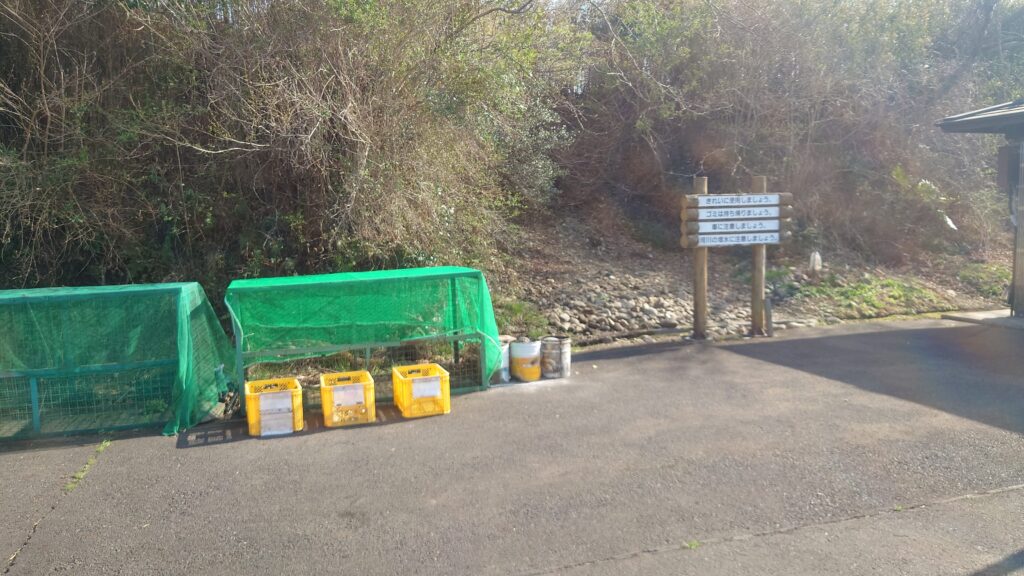 まほろばキャンプ場ゴミステーション