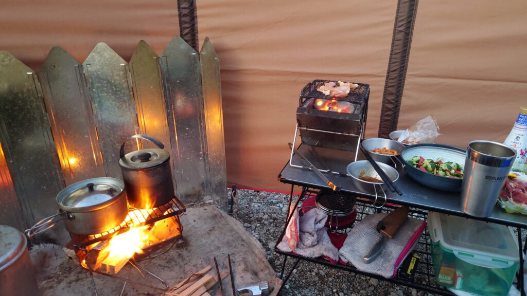 焚火をしながら飲む