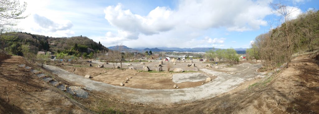 ブルーサミットオートキャンプ場高台から野風景パノラマ