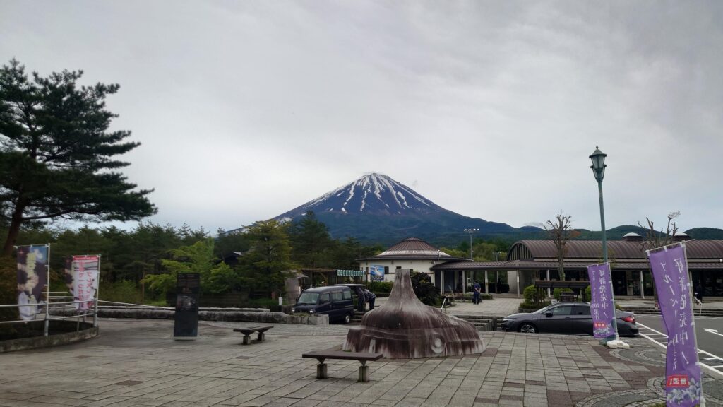 道の駅鳴沢から見える富士山