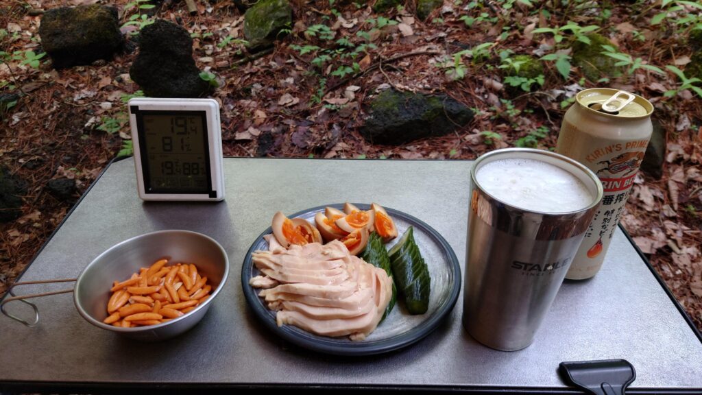 味付け卵と鶏胸肉で乾杯