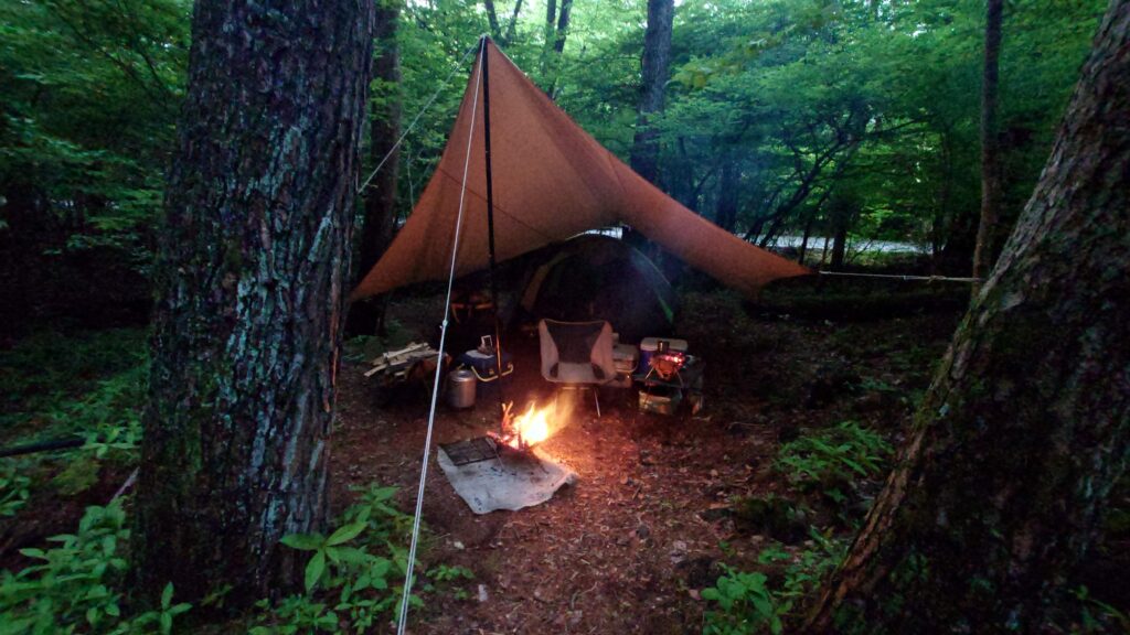 焚火のあるソロサイト