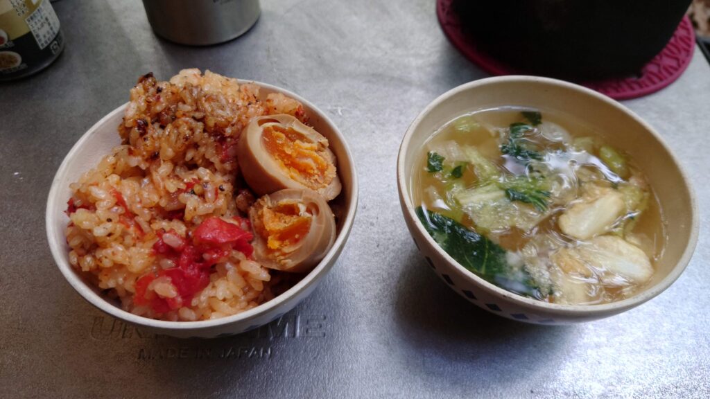 煮卵onマルゲリータ釜飯＆味噌汁