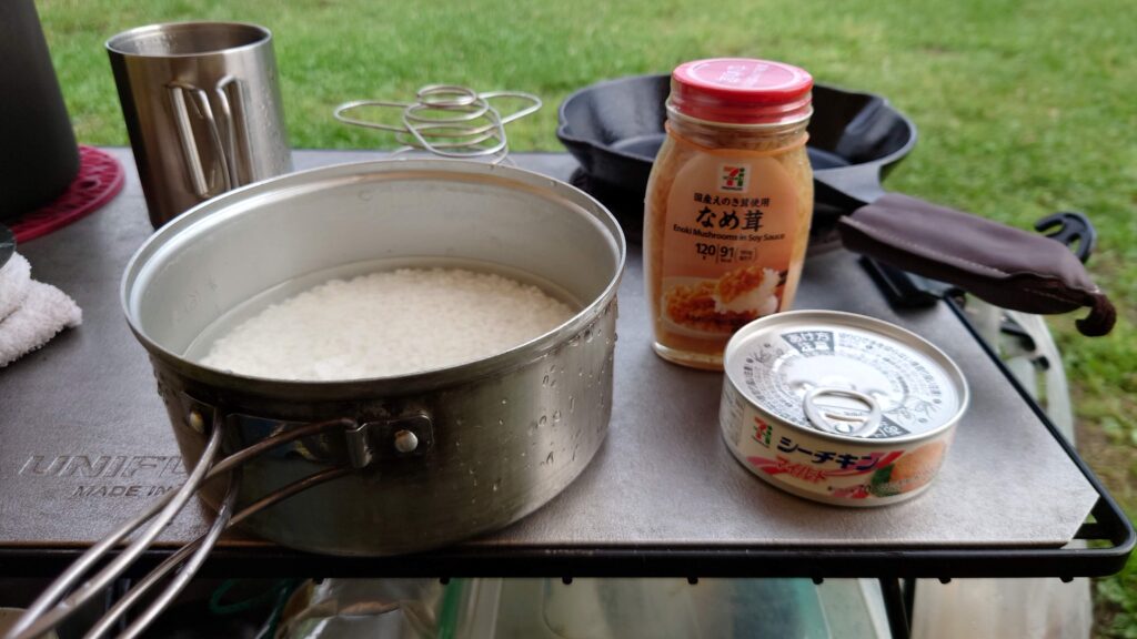 といだお米となめたけ