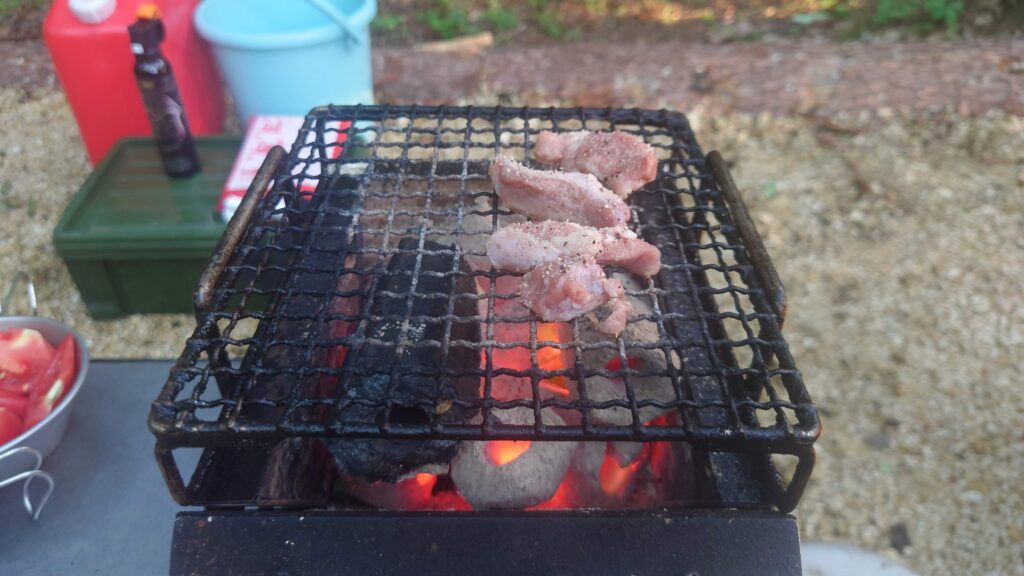 カシラ炭火焼き