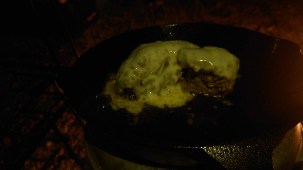 挽肉塊焼きチーズトッピング