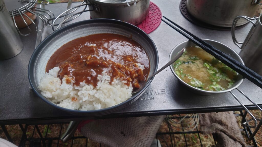 カレーと味噌汁