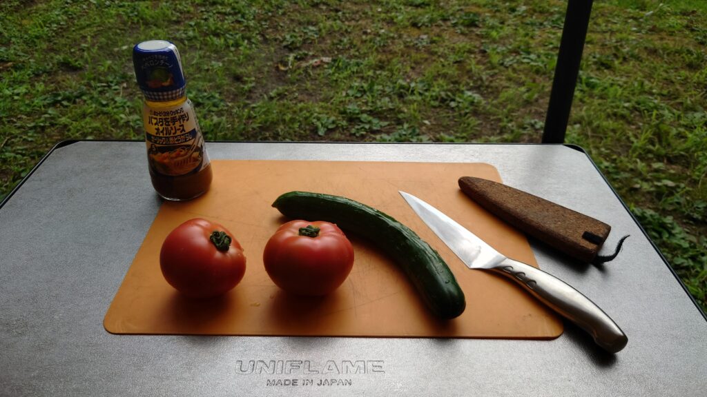 トマトとキュウリ