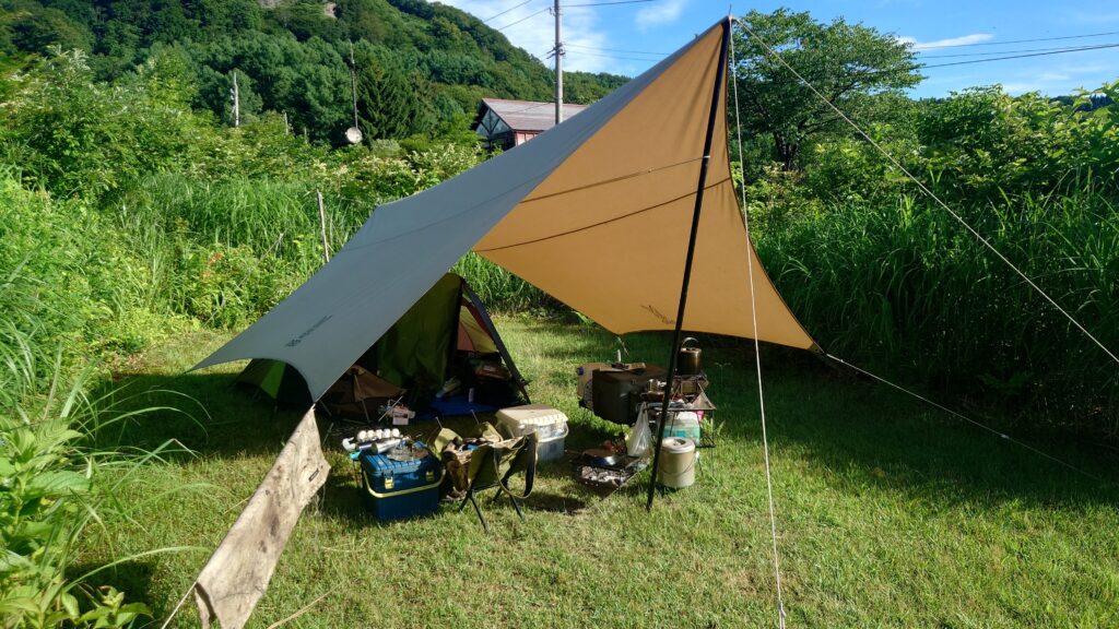 二日目朝のテントサイト