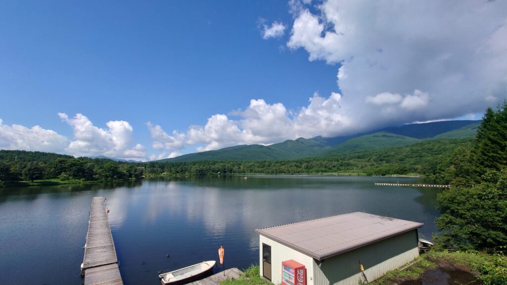 バラギ湖ボートハウスから見たバラギ湖