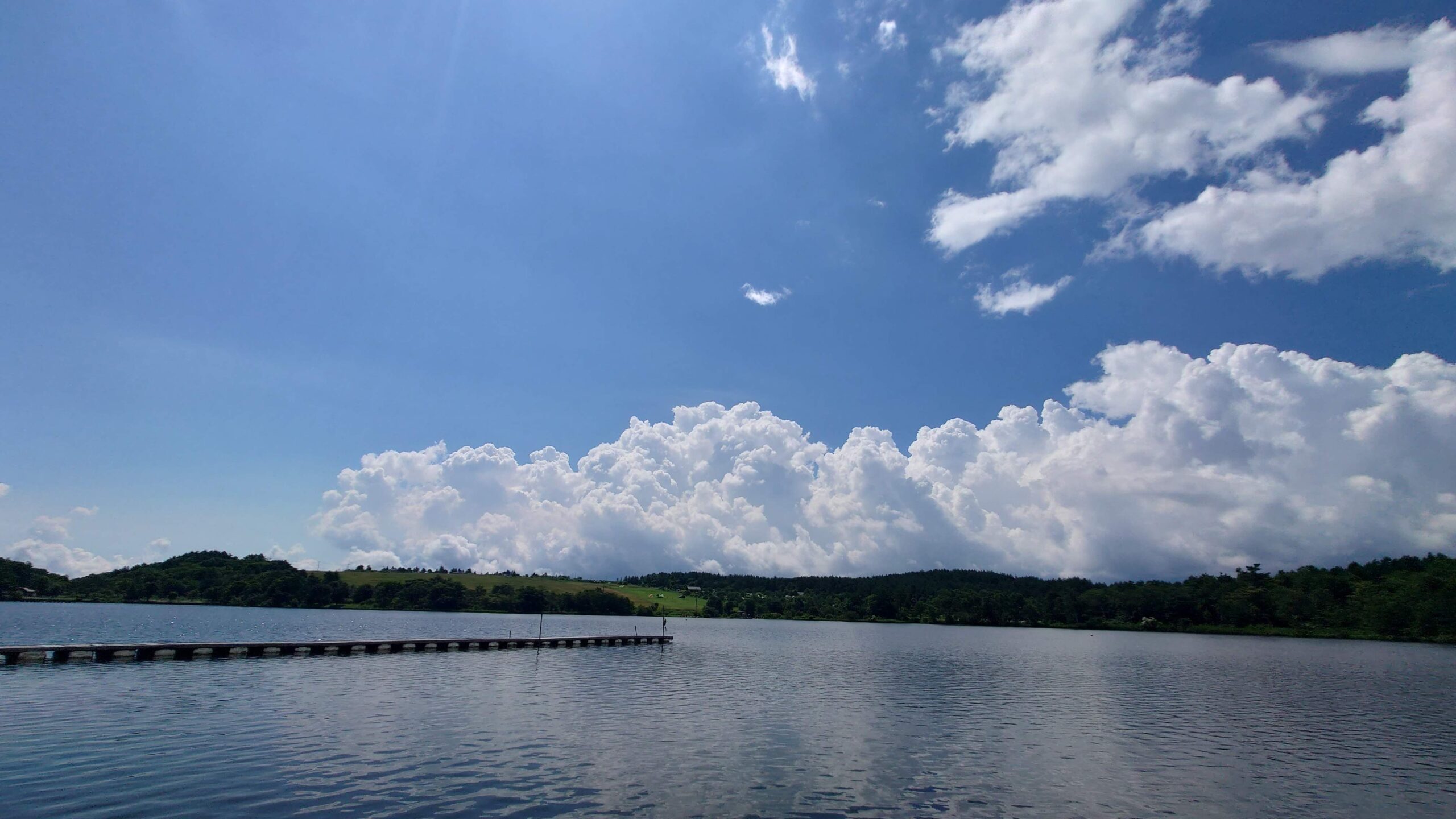 バラギ湖立ち込みエリアから見た桟橋