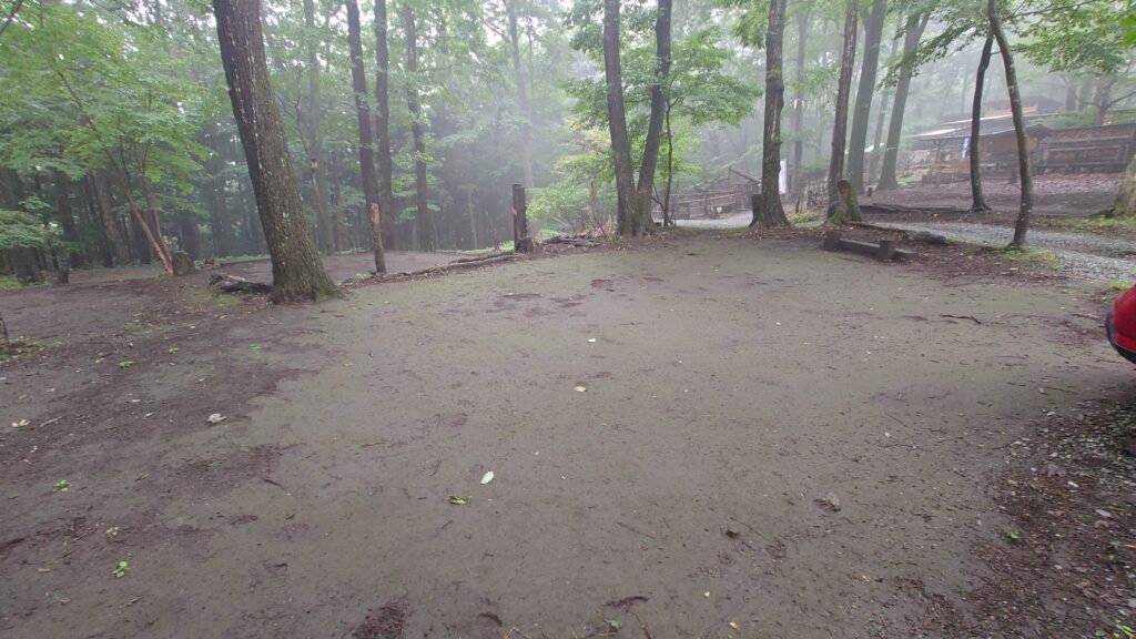 キャンプ･冒険仲間駐車場近くのサイト