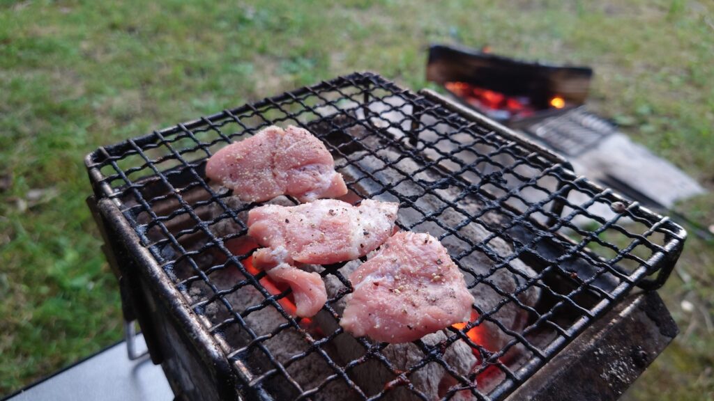 豚カシラ炭火焼き