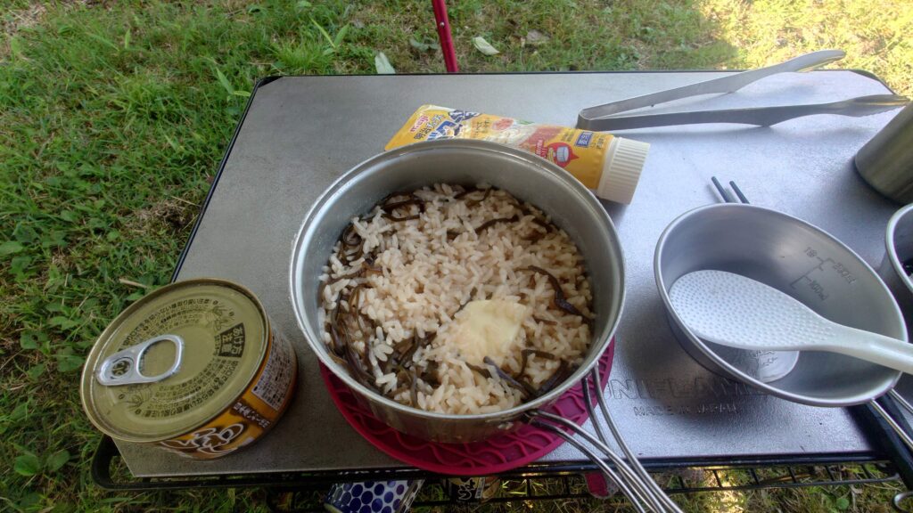 チーズと昆布の炊き込みご飯の炊き上がり