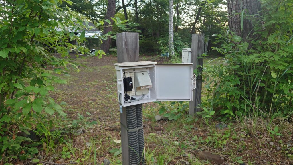百年小屋キャンプ場電源