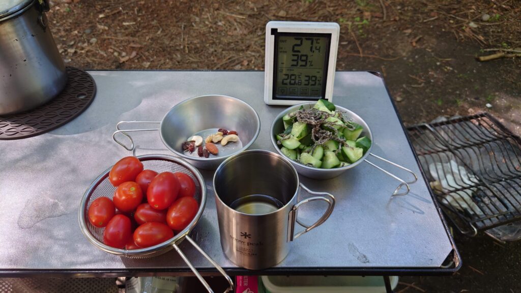 ミニトマトとキュウリ