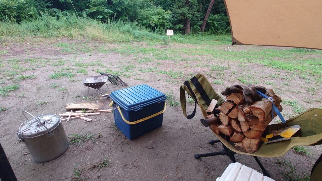 薪と焚火台など