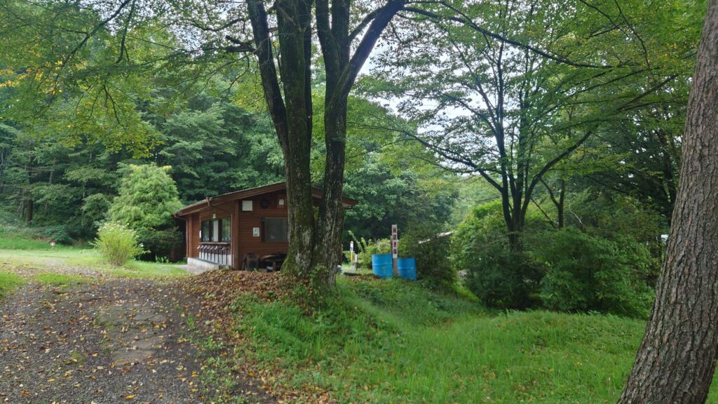 暮坂高原オートキャンプ場炊事場と灰捨て場