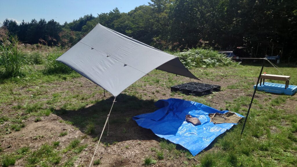 星空キャンプ場タープ設営