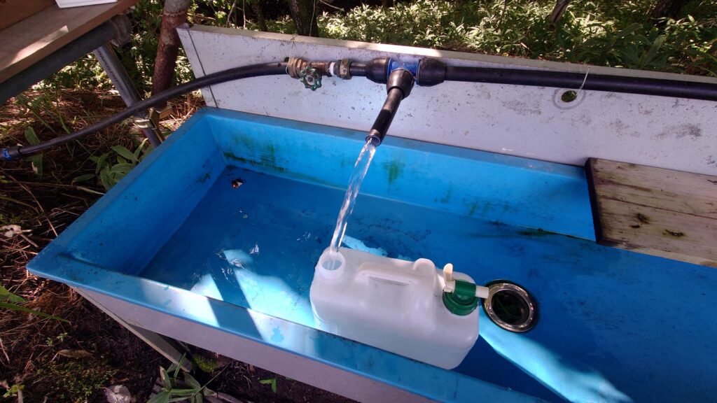 星空キャンプ場の水場