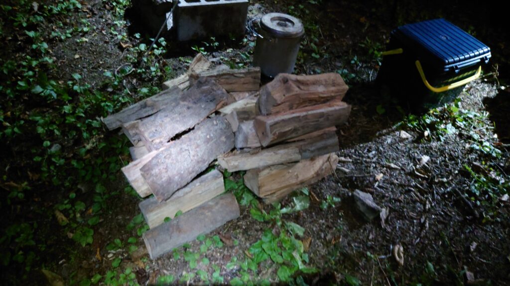 届いた大量の薪