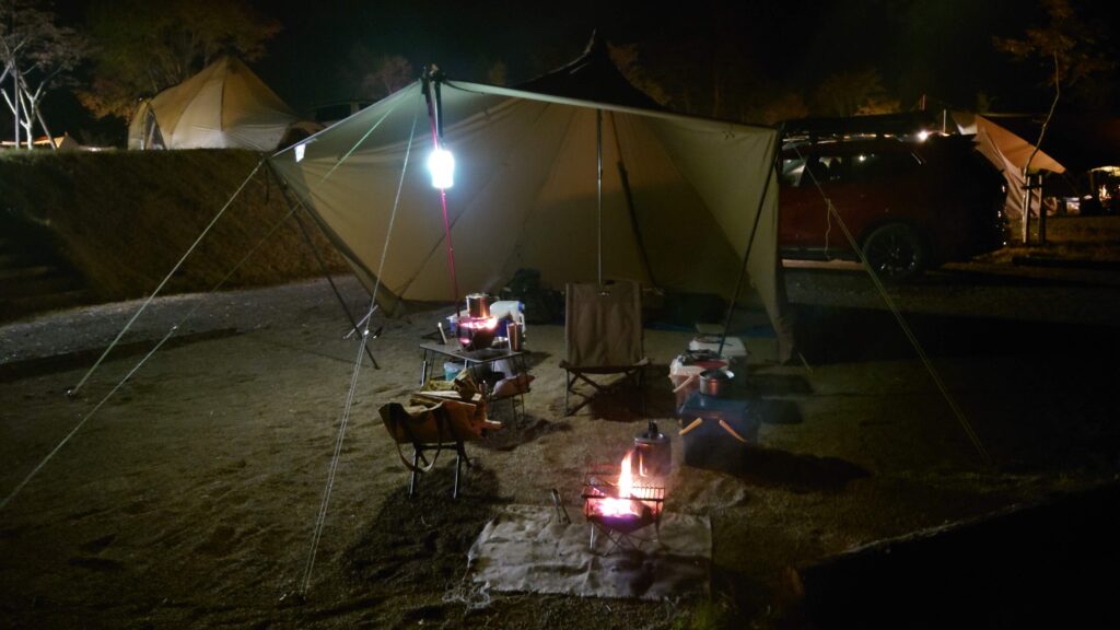 夜のテントサイト