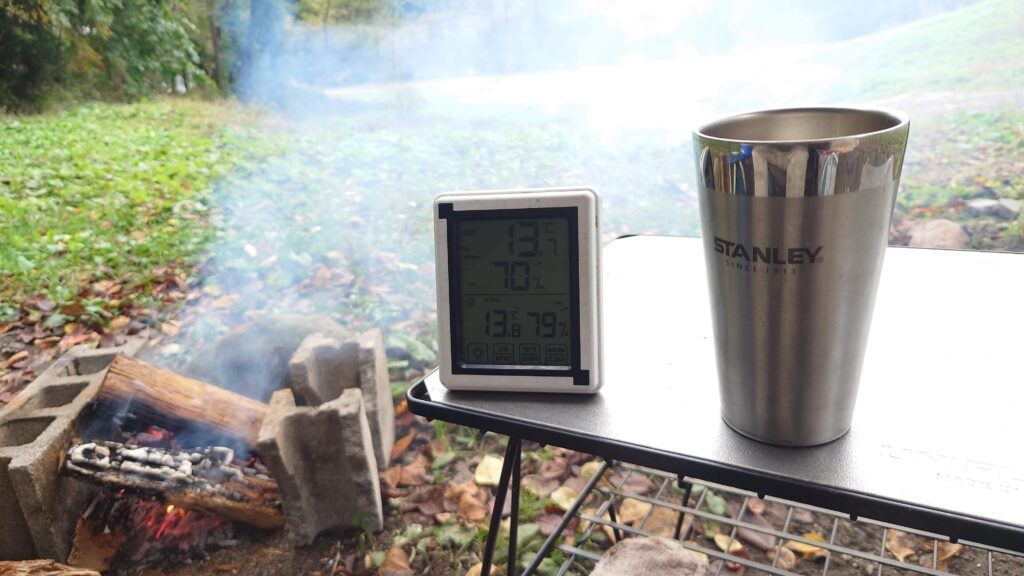 焚火と温度計とステンレスタンブラー
