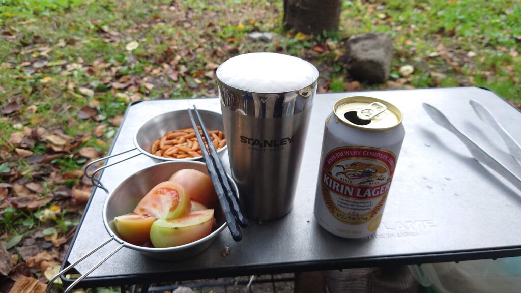 トマトと柿の種とキリンラガービール