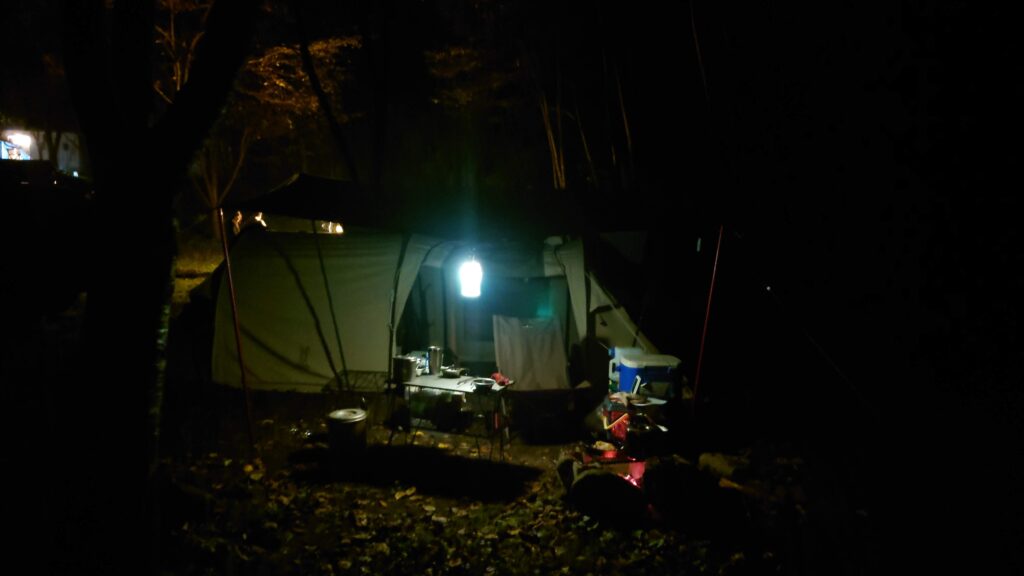 尾瀬高原オートキャンプ場夜のキャンプサイト