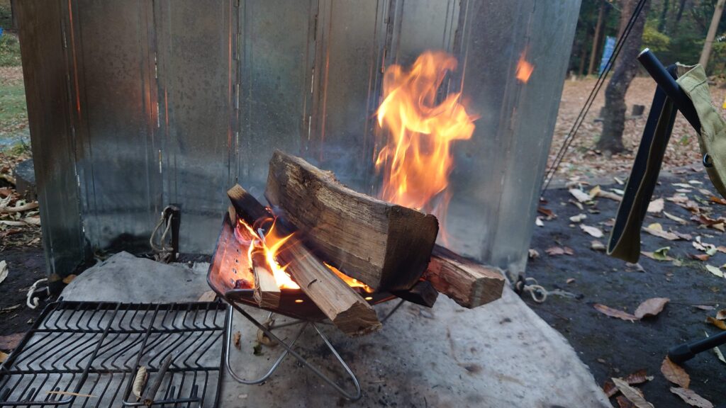 スノーピーク焚火台Sと大きな薪