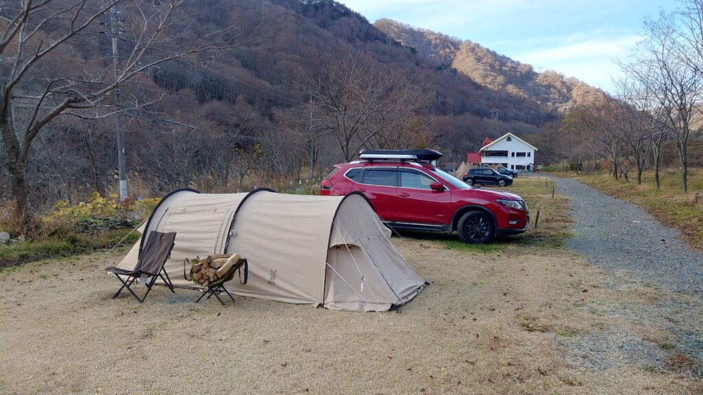 谷川岳温泉Camp&Fieldオートサイトに設営したソロカマTC