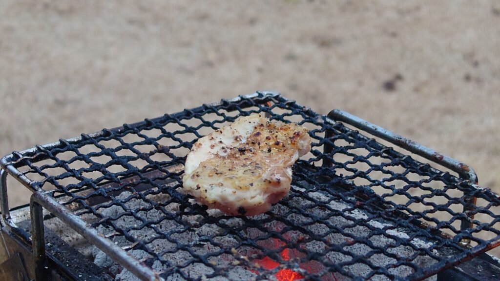鶏モモ肉炭火焼き