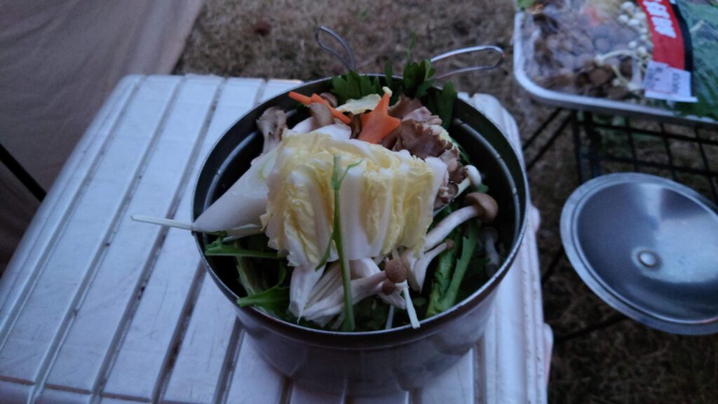 鍋に入れた野菜