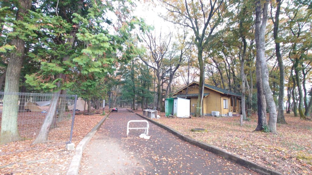 八千代グリーンビレッジキャンプ場入り口