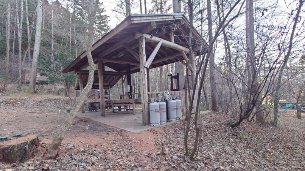 皇海山キャンプフォレスト炊事場